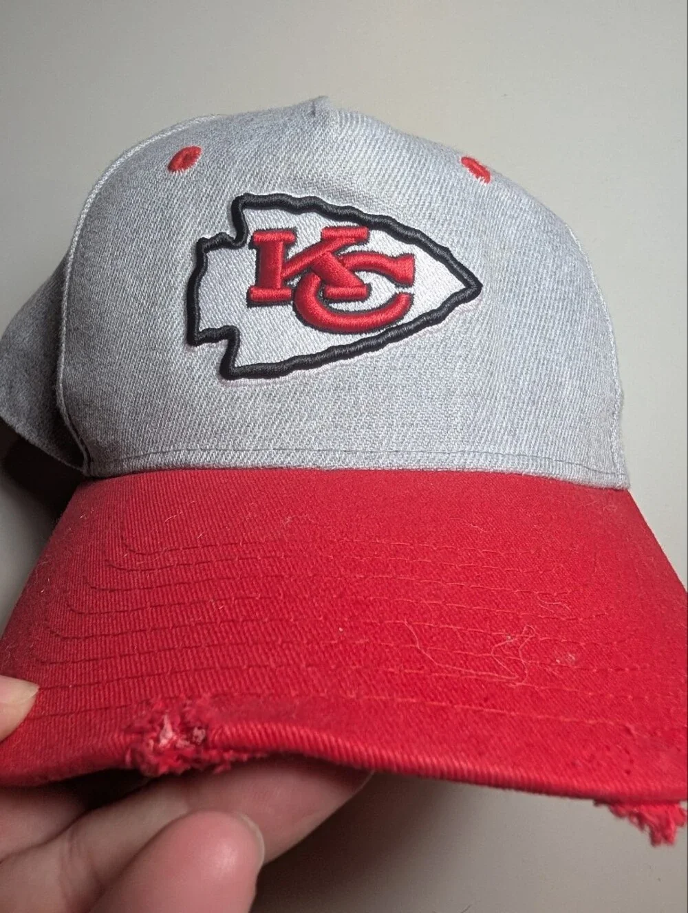Kansas City Chiefs Two-Tone Logo Cap — Gray & Red Boys 4-7 Adustable